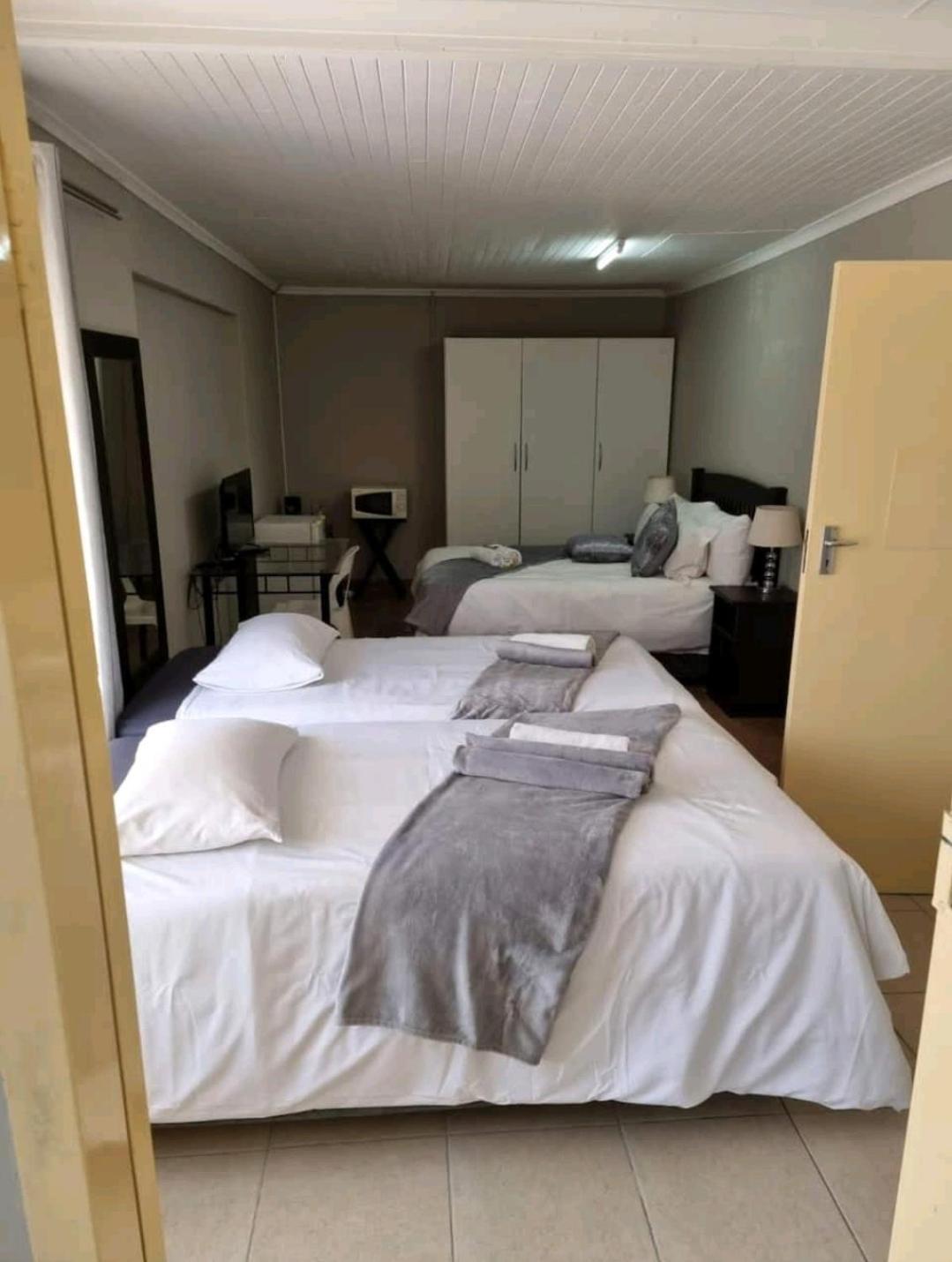 Stay At Home Airport Lodge Kempton Park Room photo
